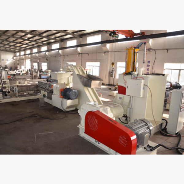 Internal refining double stage extrusion granulation hot cutting unit